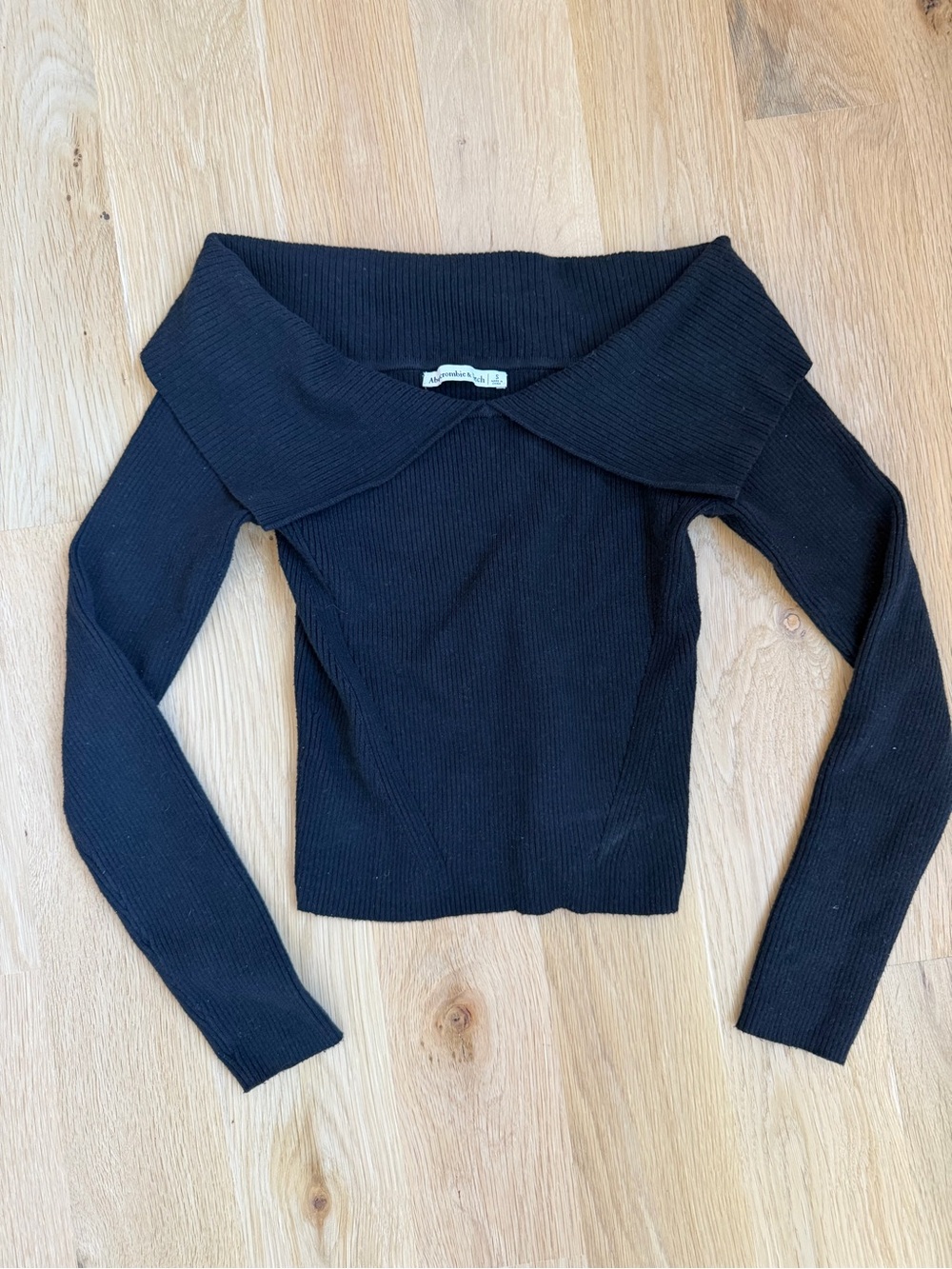 Abercrombie & Fitch Black Off-the-Shoulder Ribbed Sweater